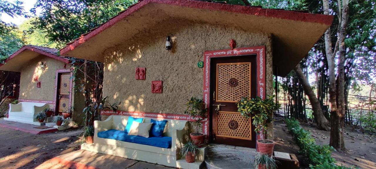 Bandhavgarh Jungle Lodge Tāla Esterno foto