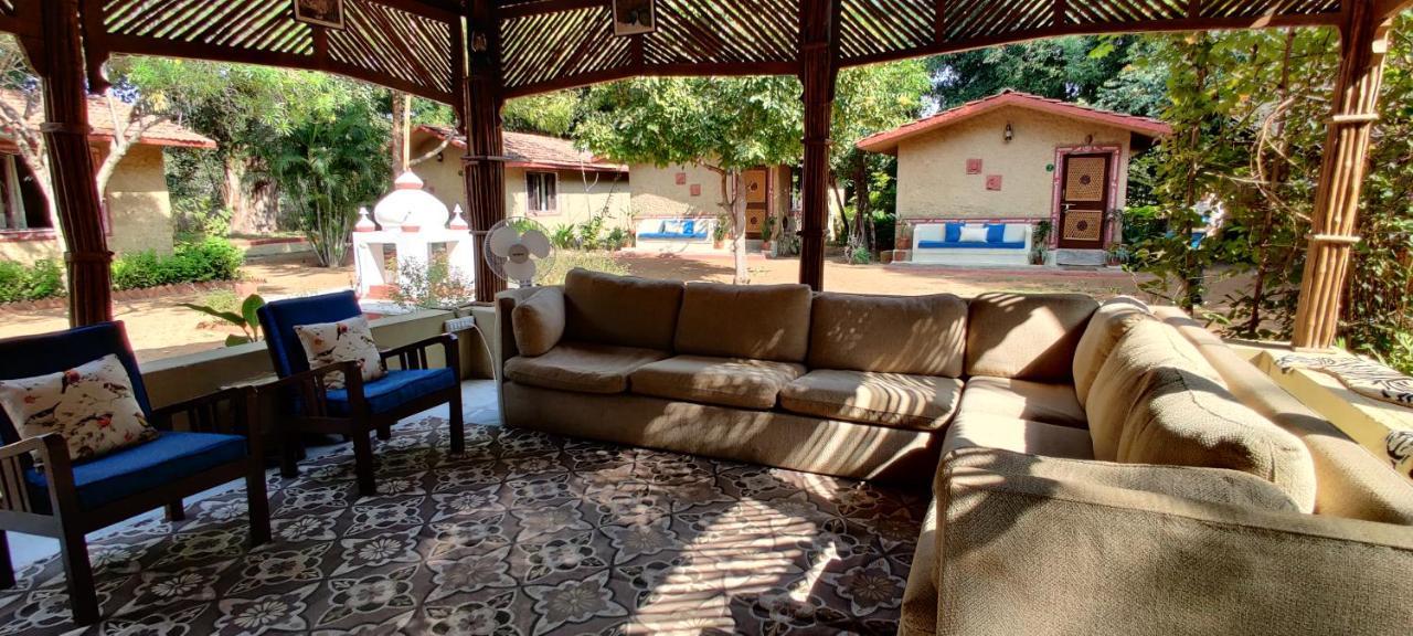 Bandhavgarh Jungle Lodge Tāla Esterno foto
