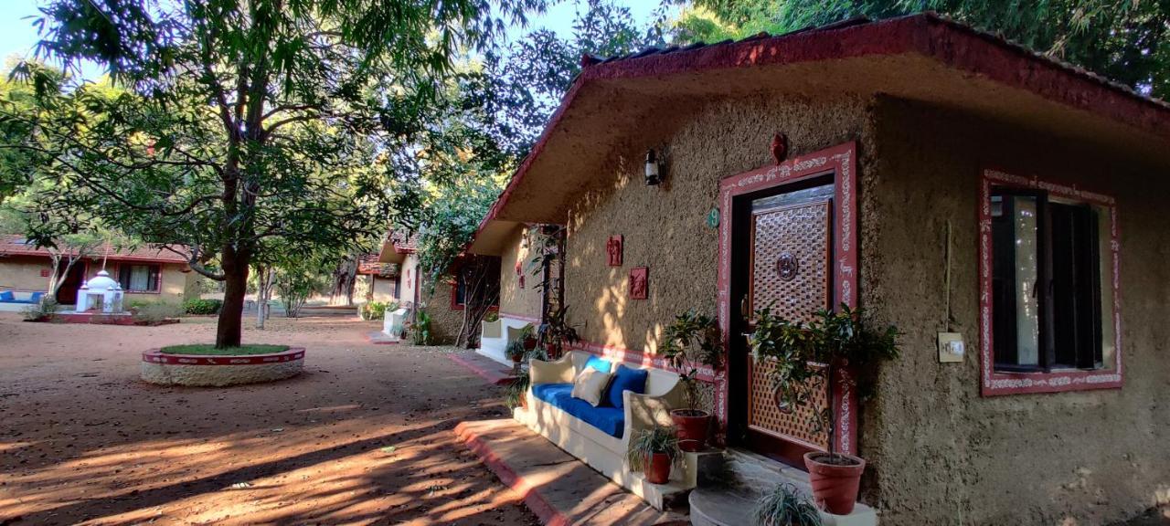 Bandhavgarh Jungle Lodge Tāla Esterno foto