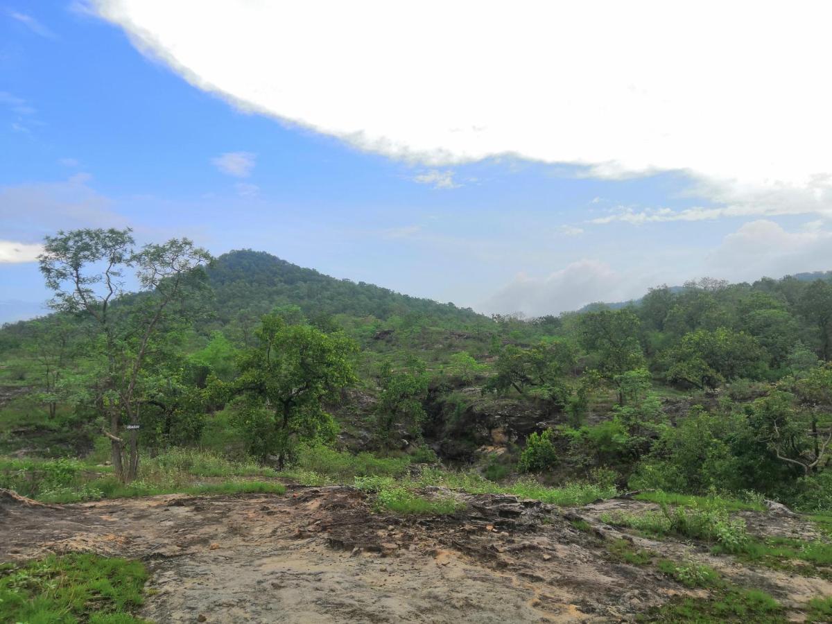 Bandhavgarh Jungle Lodge Tāla Esterno foto