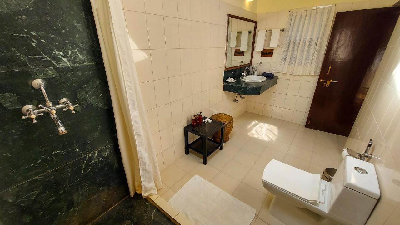 Bandhavgarh Jungle Lodge Tāla Esterno foto