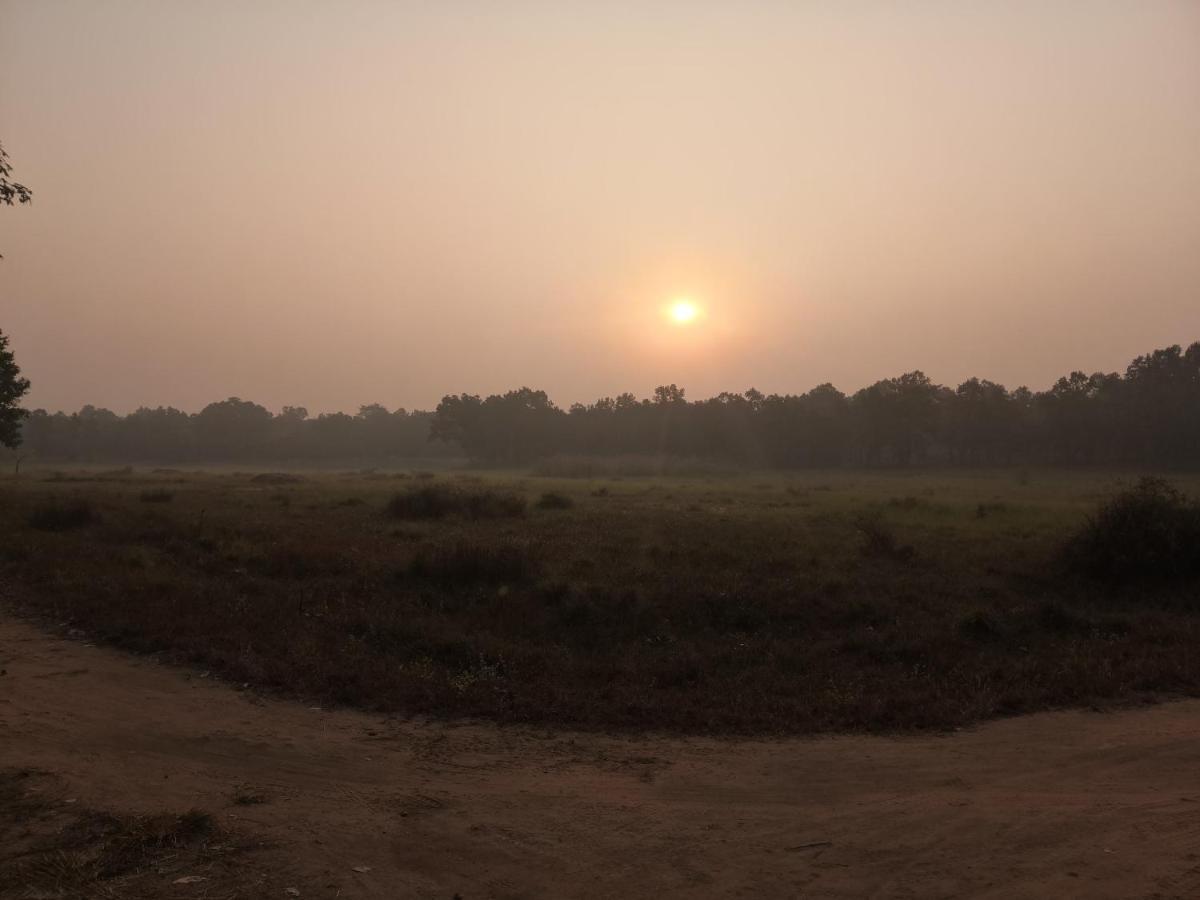 Bandhavgarh Jungle Lodge Tāla Esterno foto