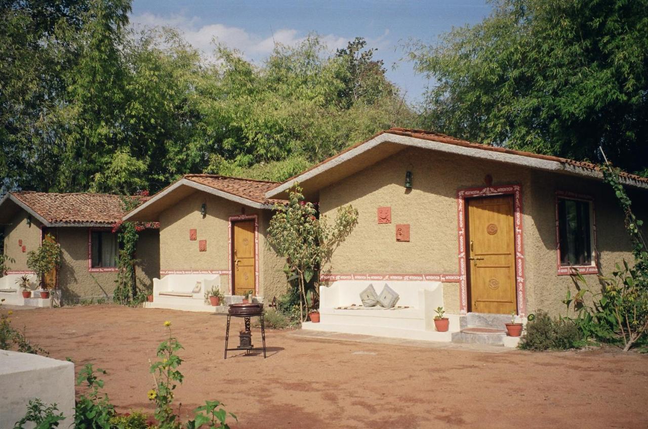 Bandhavgarh Jungle Lodge Tāla Esterno foto