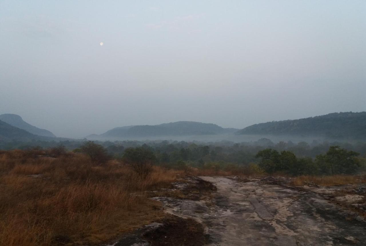 Bandhavgarh Jungle Lodge Tāla Esterno foto