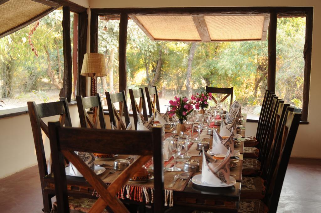 Bandhavgarh Jungle Lodge Tāla Esterno foto